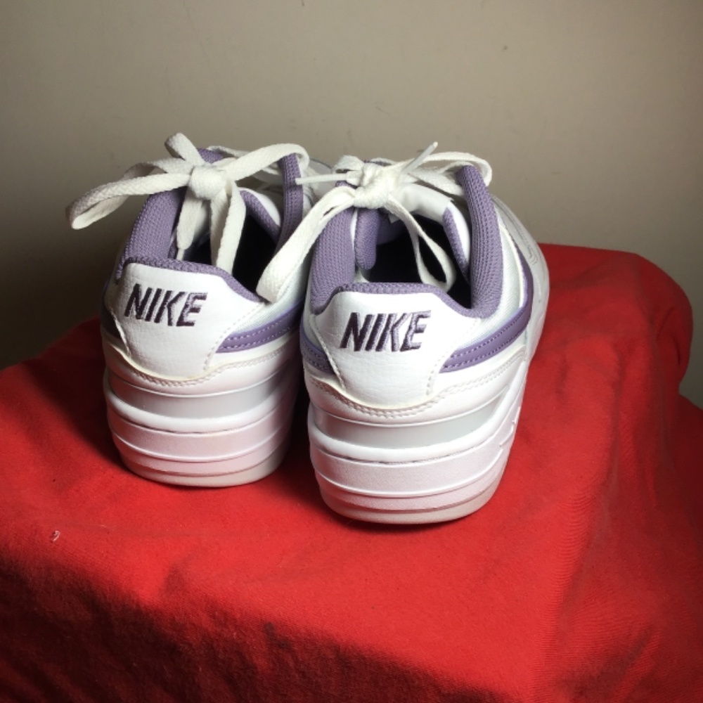 🔥😎NIKE Gamma Force, women’s size 9, new condition, see photos 🔥😎 - Picture 2 of 7
